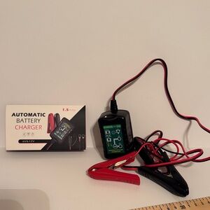 Automatic Battery Charger with Clamps